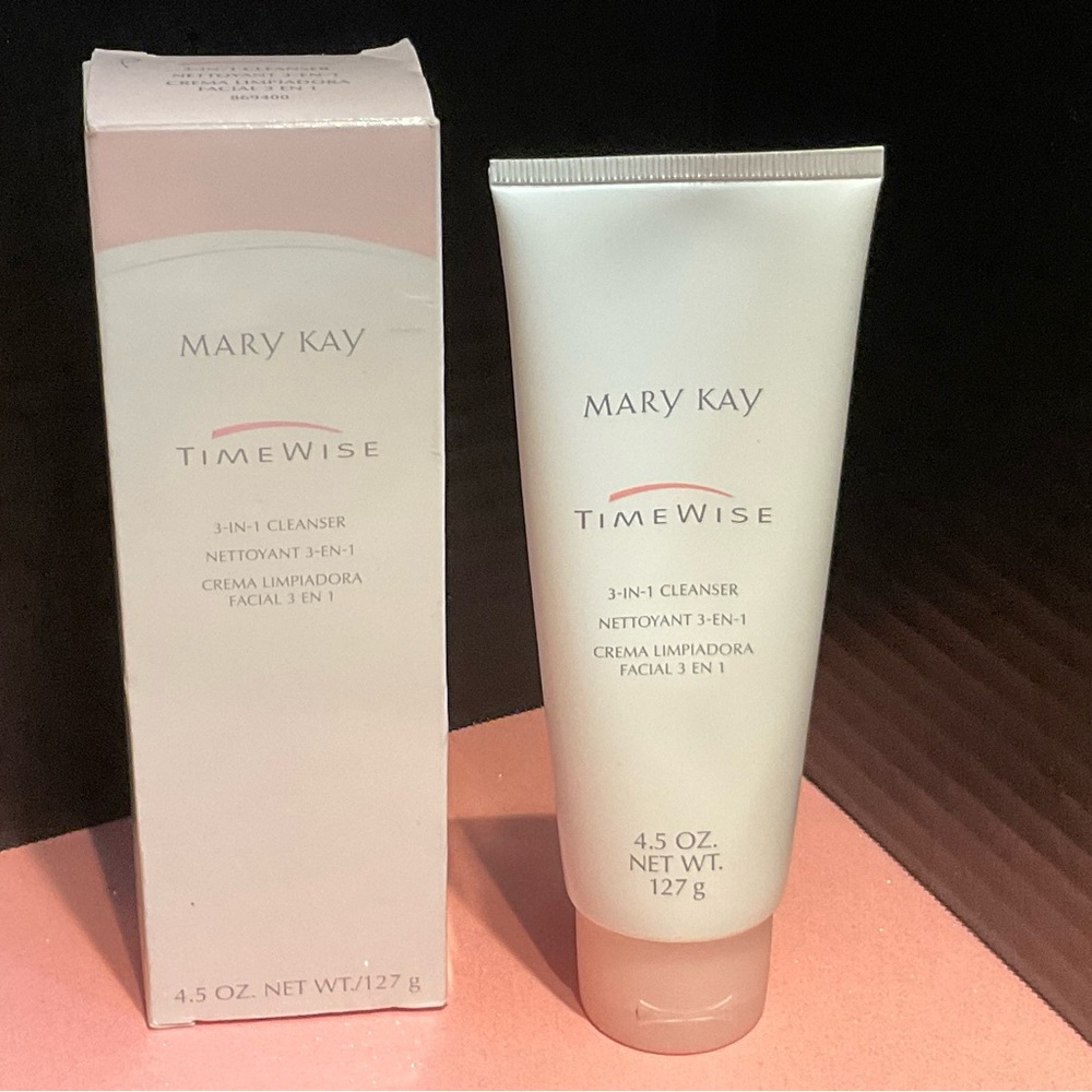 Mary Kay TIMEWISE 3 - IN - 1 Cleanser #869400 - Picture 2 of 7